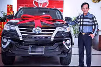 Quang Tèo một năm đổi 2 xe ô tô tiền tỷ để chơi Tết