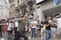 Video: Thanh niên nhận 1.000 USD nhờ tái hiện cú nhảy khó tin của Ronaldo