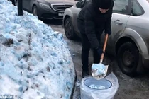 Video: Bí ẩn tuyết xanh bao phủ khắp quê nhà của ông Putin