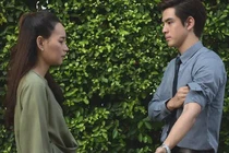 Chồng đi công tác nước ngoài nuôi bồ có con riêng, vợ biết vẫn điềm nhiên