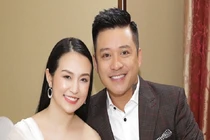 Đi diễn về khuya, Tuấn Hưng có vợ lái siêu xe đi đón