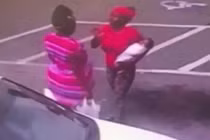 Video: Bé 3 tháng tuổi tử vong vì bị mẹ đánh rơi khi ẩu đả