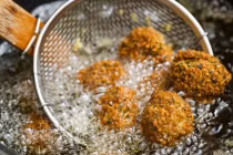 3 loại thực phẩm có thể khiến u xơ mọc đầy tử cung