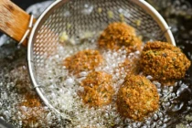 3 loại thực phẩm có thể khiến u xơ mọc đầy tử cung