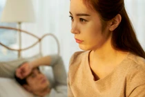 Đang ngủ say bỗng tôi tỉnh giấc thì chứng kiến cảnh tượng bẽ bàng