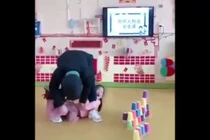 Video: Dạy con cách tự vệ đơn giản khi gặp người xấu