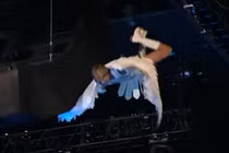 Video: Hóa ra "thiên thần gãy cánh" là có thật!