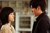 Tôi "bắt được" tin nhắn người lạ tán tỉnh vợ