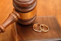 Chồng bủn xỉn, vợ nằng nặc đòi ly hôn sau 40 ngày chung sống