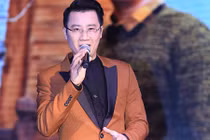 Hoàng Bách: Đau lòng khi khán giả hỏi giờ còn đi hát không?