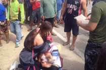 Mẹ khóc ngất khi con trai 19 tháng tuổi bỗng tử vong ngay trước mắt