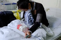 Vợ 38 tuổi đã K cổ tử cung giai đoạn cuối vì sở thích yêu của chồng