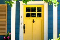 Trước cửa nhà thấy 4 thứ này gia chủ suốt ngày cãi vã