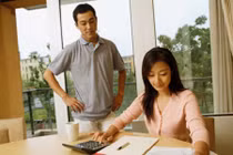 Ngột ngạt khi sống với chồng gia trưởng