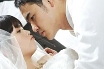 Đêm tân hôn, vợ không cho chạm vào người nếu không...