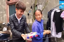 Con trai bà Tân Vlog bị dân mạng bóc mẽ "diễn lố"