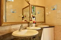 Bất ngờ những nhà vệ sinh công cộng hiện đại ở Việt Nam