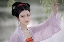 Mỹ nhân xuất thân ca kỹ, có chồng rồi vẫn khiến Hoàng đế mê miệt