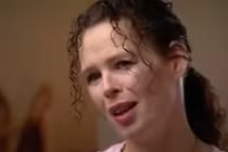 Kí ức kinh hoàng của cô gái bị ép làm nô lệ tình dục ở phố đèn đỏ