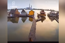 Video: Ngôi làng nổi trên mặt nước không bao giờ đóng băng