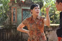 Đời tư sóng gió của bà hàng xóm “Sống chung với mẹ chồng“