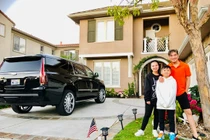 Mr Đàm đưa 2 con nuôi sang thăm biệt thự triệu đô tại Mỹ