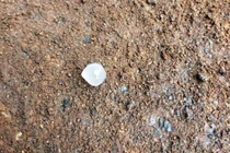 Mưa đá bất ngờ trút xối xả xuống Đồng Nai, Bình Dương