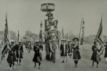 Vua chúa nước Việt: Cưỡi voi, đi ngựa, hay ngồi thuyền?