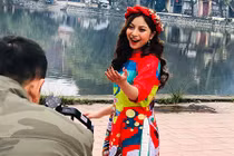 Video: Bạn gái Quang Hải tung clip khoe giọng hát, triệu fan tranh cãi nảy lửa