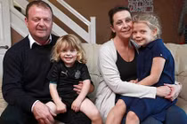 Người mẹ khiến con trai 17 tháng tuổi bị lột da vì bỏng nước sôi