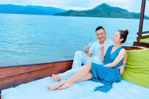 Chồng hoa hậu Jennifer Phạm gây ngỡ ngàng với đầu không tóc