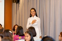 Hoa hậu H'Hen Niê khác lạ khoe mái tóc dài nữ tính