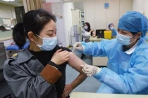 5 mẹo giúp giảm nhanh phản ứng phụ sau khi tiêm vắc xin COVID-19