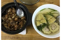 Vợ chăm con nấu bữa cơm 2 món, chồng chê hất đổ cả mâm