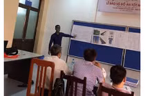 Nam sinh trường Mỏ mặt “xanh lét” đi bảo vệ tốt nghiệp