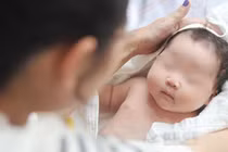 Chồng tôi sợ bị đổ vỏ nên nằng nặc đòi xét nghiệm ADN