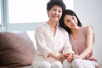 Về sống chung với mẹ chồng sau khi biết bí mật này