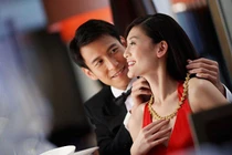 Gái xinh khóc cạn nước mắt vì thành “mồi ngon” cho Sở Khanh 