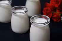 Cách làm sữa chua “dễ ợt” thế này, sao phải mua ngoài quán?