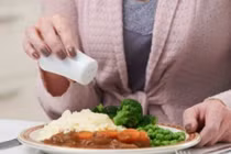 Video: Ăn quá nhiều muối, con đường tắt dẫn đến ung thư