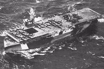 Chuyện hai đặc công Việt Nam đánh chìm tàu sân bay Mỹ