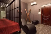 Video: Tiết lộ bất ngờ về chủ nhà nghỉ trang trí bạo dâm ở Cần Thơ