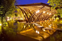 Chiêm ngưỡng nhà hàng tre hình cánh chim lạc độc đáo