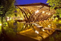 Chiêm ngưỡng nhà hàng tre hình cánh chim lạc độc đáo