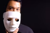 Tôi ghê sợ bộ mặt thật của chồng