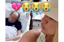 Đăng ảnh chu môi bên thi hài cha, cô gái bị chỉ trích thậm tệ