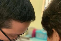 "Táo giao thông" Chí Trung hạnh phúc lên chức ông nội ở tuổi 58