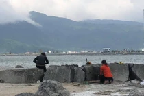 Cha sát hại con gái 8 tuổi: Người thân nghĩ bé vẫn sống yên ổn với bố