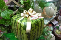 Video: Dưa hấu vuông và những cách tạo hình trái cây độc đáo