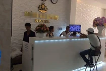 Bức xúc vì không ăn tại khách sạn phải trả thêm 200 ngàn